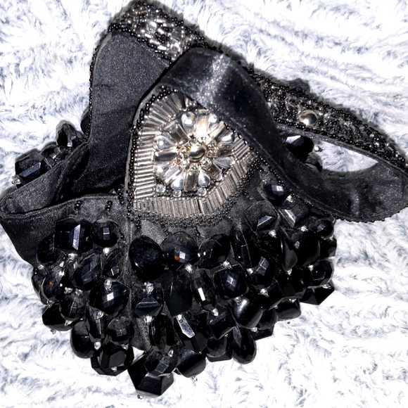 Clutch🖤 - Picture 1 of 4